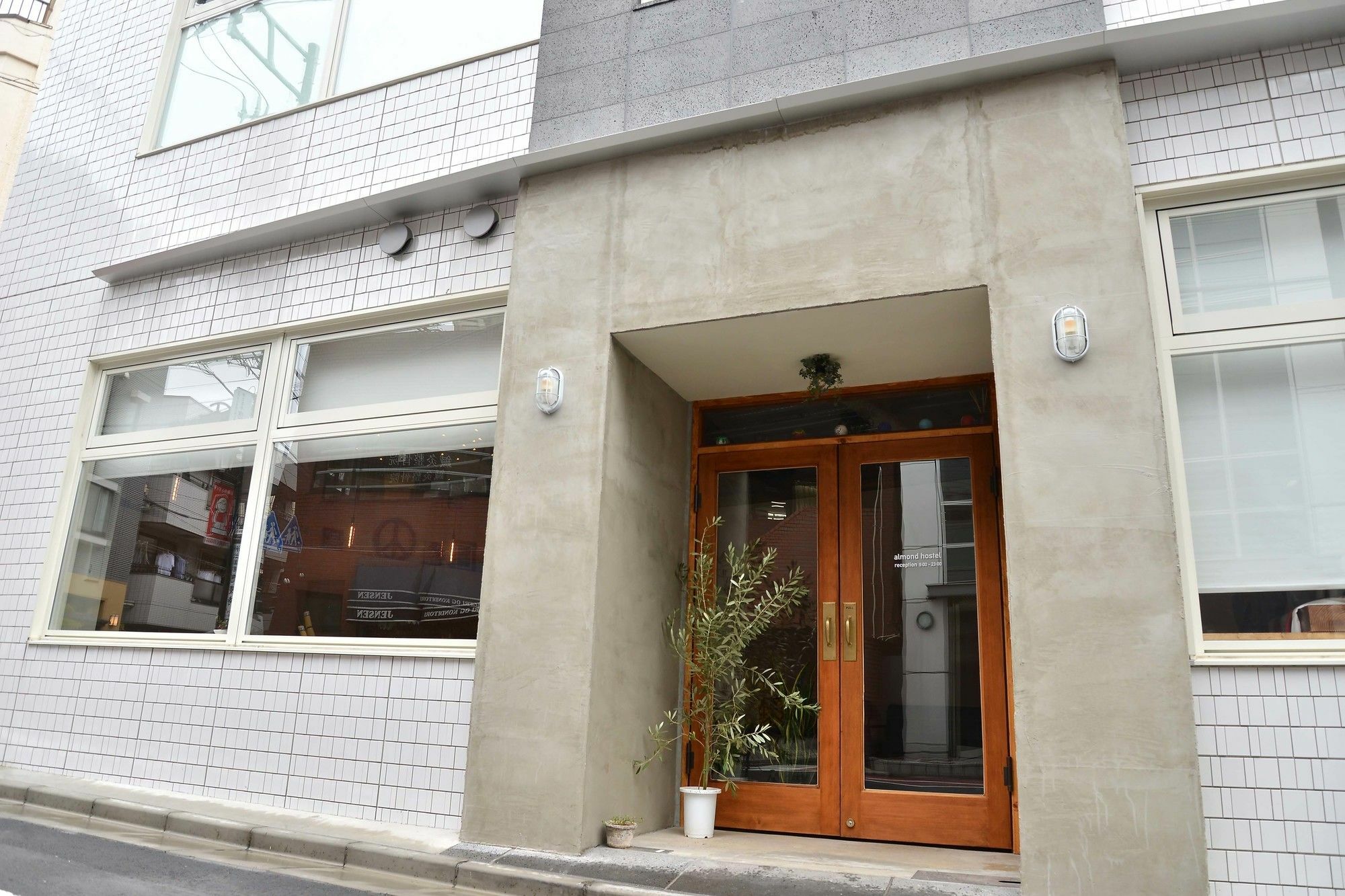 Almond Hostel & Cafe Shibuya Tokyo prefektur Exteriör bild